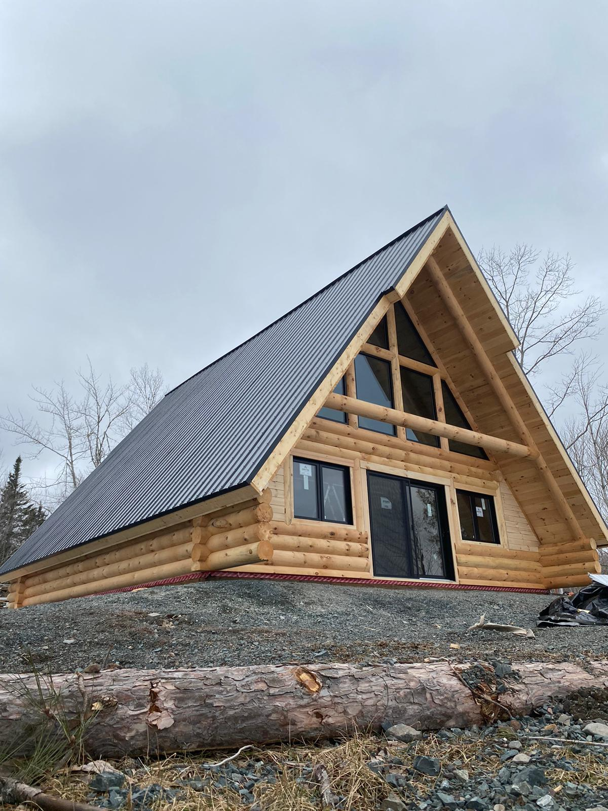 Construit par Structure des Apalaches (2) Découvrez Structure des Appalaches, spécialiste de la construction et rénovation de chalets en bois rond. Expertise artisanale et service partout au Québec.